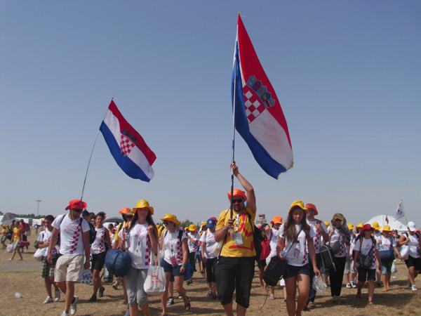 U spomenar srca urezano...