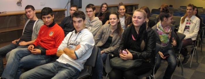 Klasičari posjetili Arhiv Dubrovačke biskupije