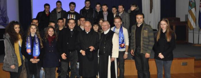 Apostolski nuncij s mladima u Vukovaru