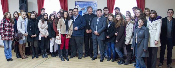 Susret biskupa Košića sa stipendistima Zaklade fra Bonifacije Ivan Pavletić