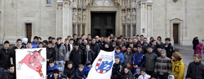 Susret biskupa Gorskog s mladim rukometašima