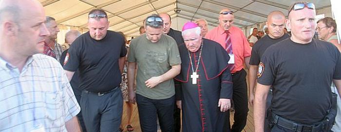 Dođi Gospodine u zemlju Hrvata: Thompson uglazbio pjesmu šibenskog biskupa mons. Ante Ivasa