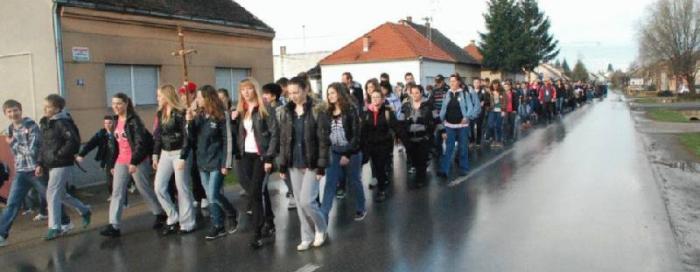 15. križni put mladih Požeške biskupije