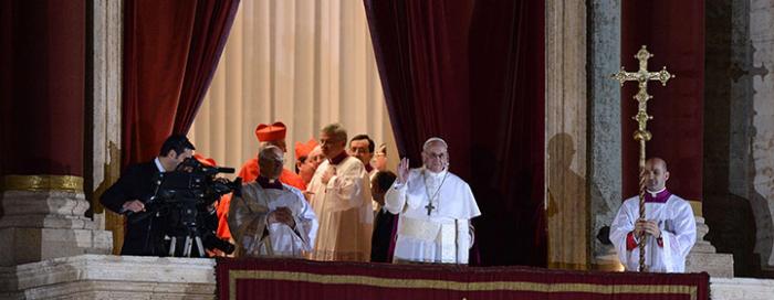 Grb i geslo pape Franje