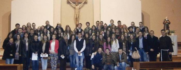 Mladi iz Samobora na pobožnosti sv. Leopoldu u Dubravi