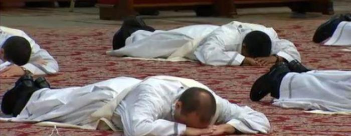 (VIDEO) Papa zaredio desetoricu svećenika, među njima i Hrvata Mladinea