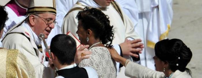 (VIDEO) Papa krizmao 44-ero mladih: ‘Ostanite čvrsti na putu vjere’