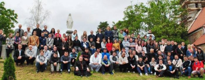 Hodočašće profesora i studenata KBF-a u Đakovu u Dragotin