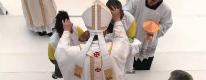 (VIDEO) Prikazni dar na misi s Papom u Riju: djevojčica rođena bez mozga