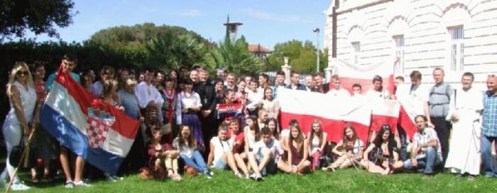Sudionici Poljsko-hrvatskog susreta katoličke mladeži kod nadbiskupa Barišića