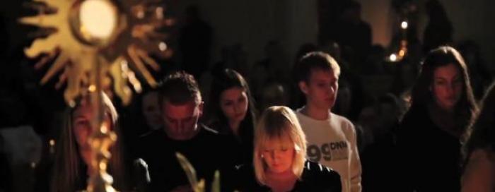 [VIDEO] Nightfever – susret mladih s Isusom na drugačiji način