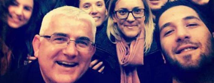 I on ima svoj ‘selfie’ – biskup Mate na fotografiji s mladim Dubrovčanima