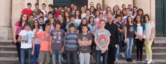 Treba li nam vjeronauk i u školi i u župi ?!?