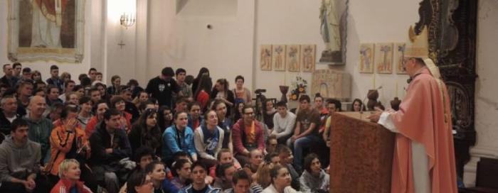 Održan križni put mladih Požeške biskupije