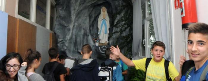 Nadbiskup Puljić o Gospinom kipu u školi: 