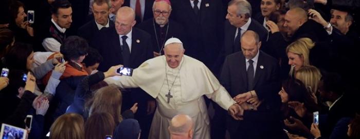 [VIDEO] Papa se susreo sa skupinom mladih izbjeglica s Bliskog istoka