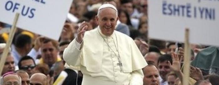 Papin razgovor s novinarima na putu prema Filipinima