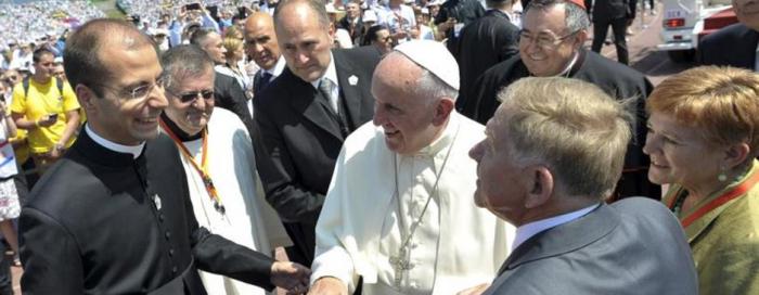 Omišanin don Mario Popović: Kako sam u Sarajevu 'pomirio' strogi protokol i papu Franju