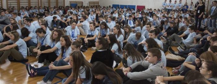 Kako do neba? Okupljanje salezijanaca na Kmanu: VIše od 500 mladih molilo i pjevalo