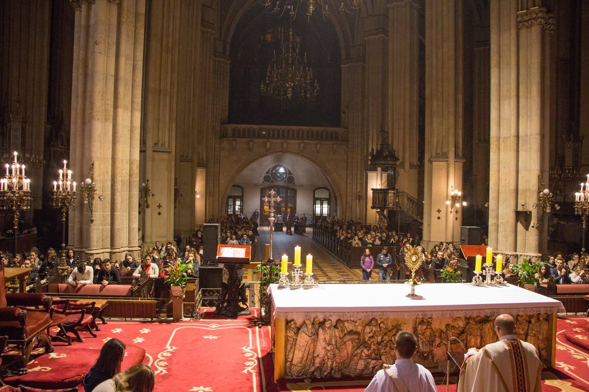 Jesensko klanjanje za mlade u zagrebačkoj katedrali