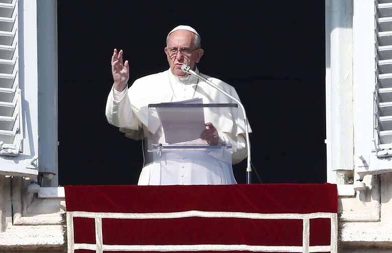 Papa Franjo: molimo za mir