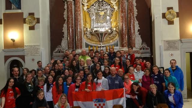 f7f1c36e-1940-4630-aad1-85079625746a