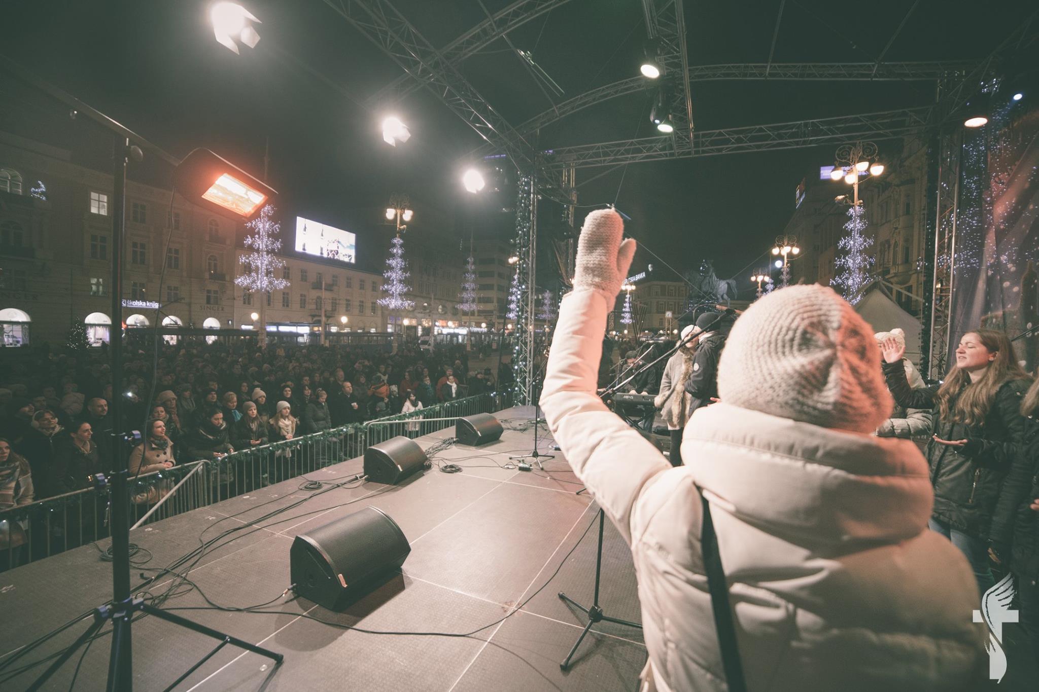 ˝Božja pobjeda˝ proslavila Gospodina u centru Zagreba