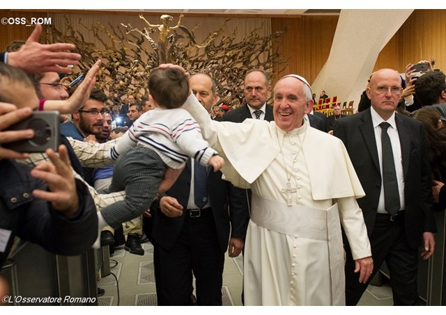 Papa: ˝Treba učiniti sve kako bi se suzbila nezaposlenost mladih!˝