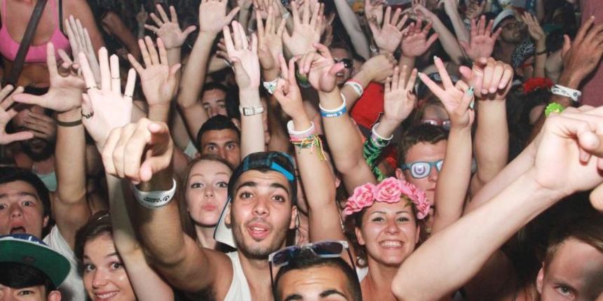 Kako odgovoriti na izazov osipanja mladih iz Crkve?