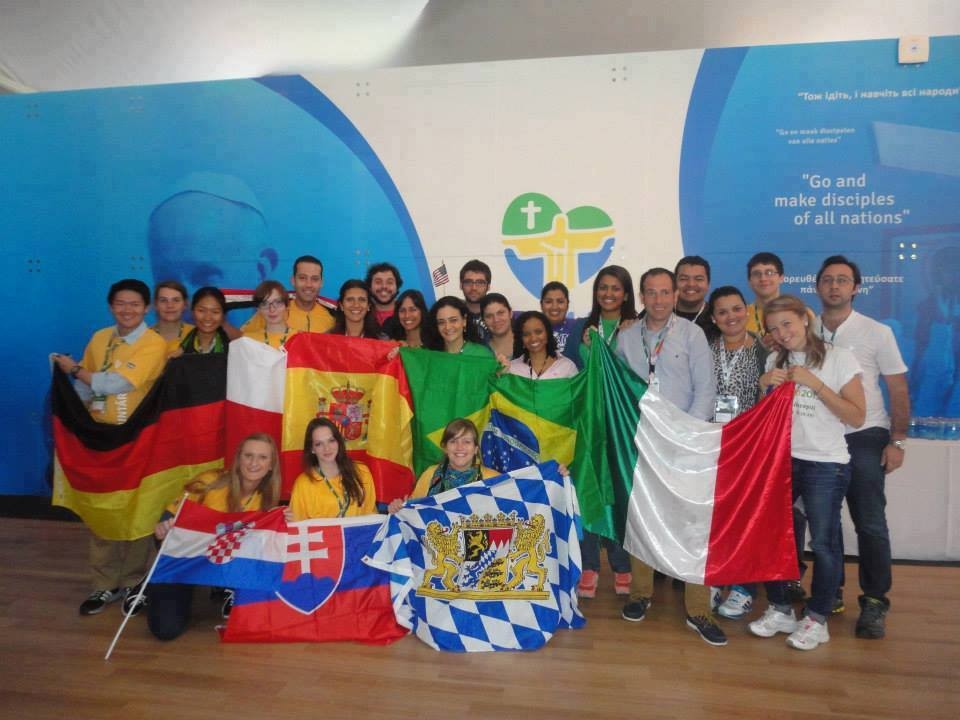 10592399_10209071388720706_402129351_n