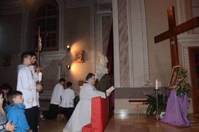 Križ Susreta hrvatske katoličke mladeži u Slavonskom Brodu