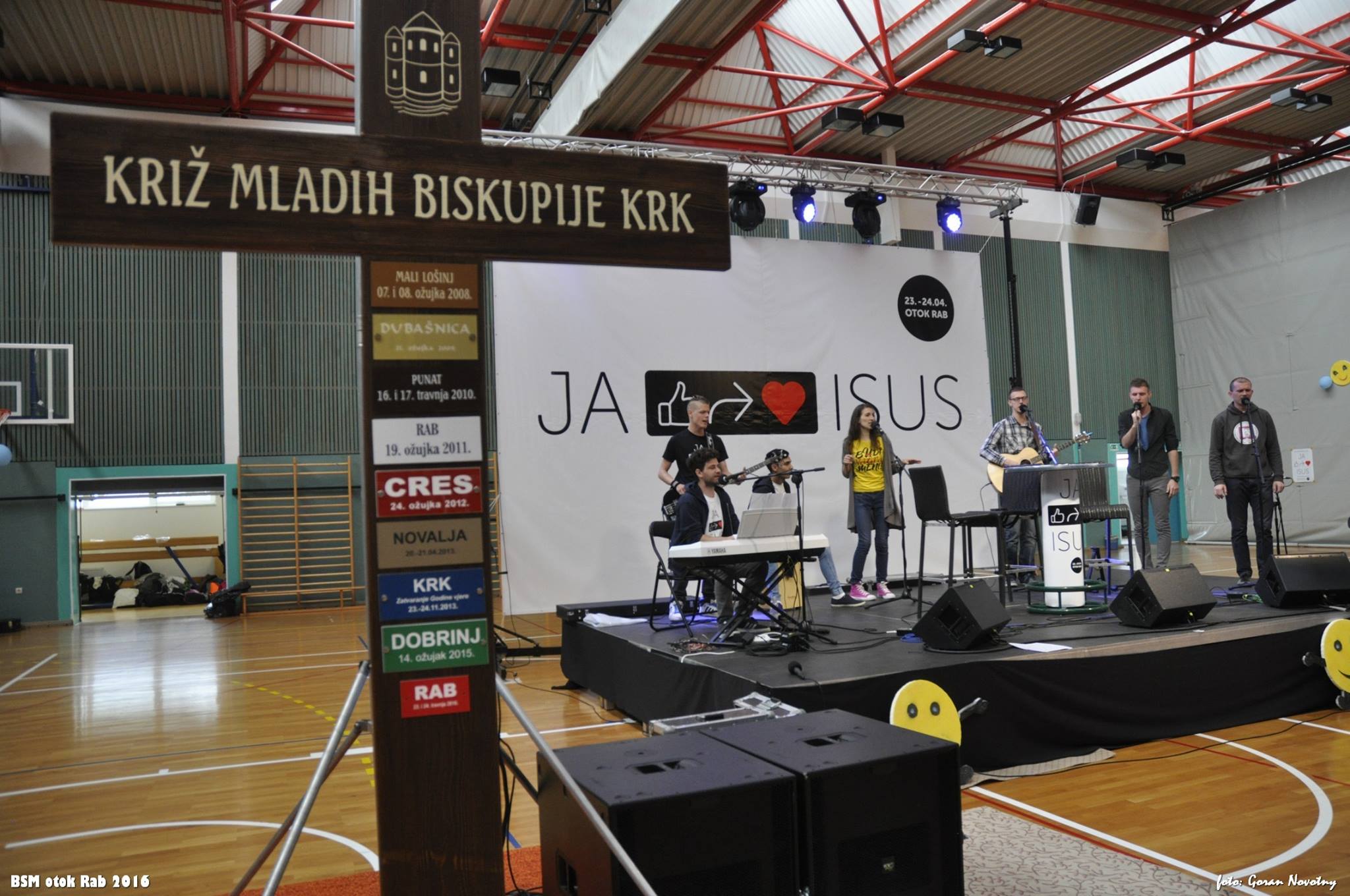 Susret mladih Krčke biskupije na Rabu