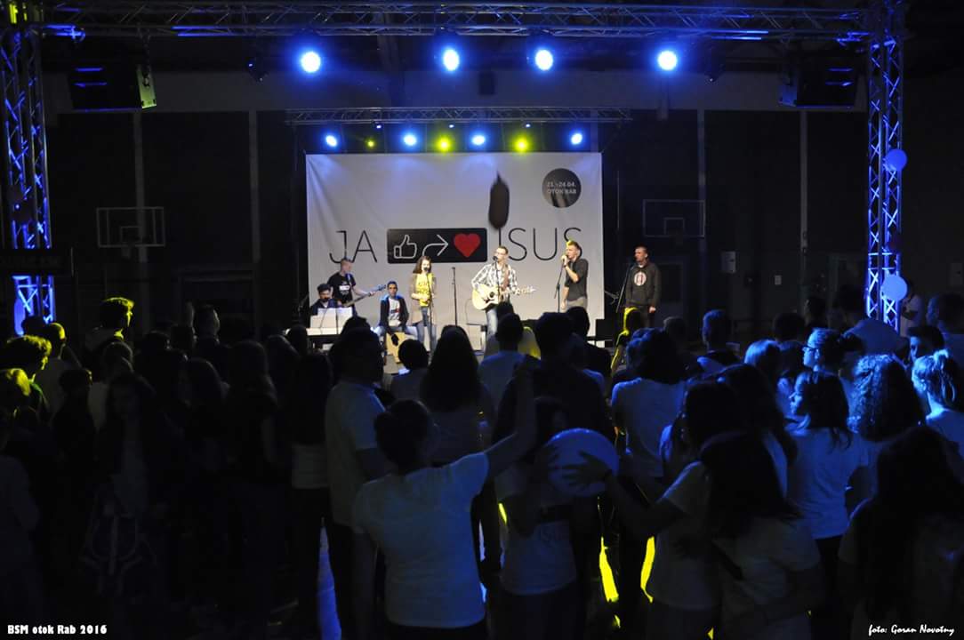 Susret mladih Krčke biskupije na Rabu