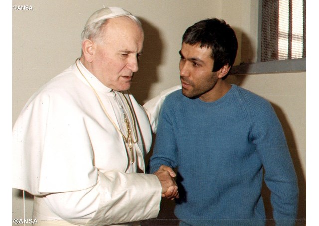 Kardinal Comastri o Karolu Wojtyłi, papi Božjega milosrđa