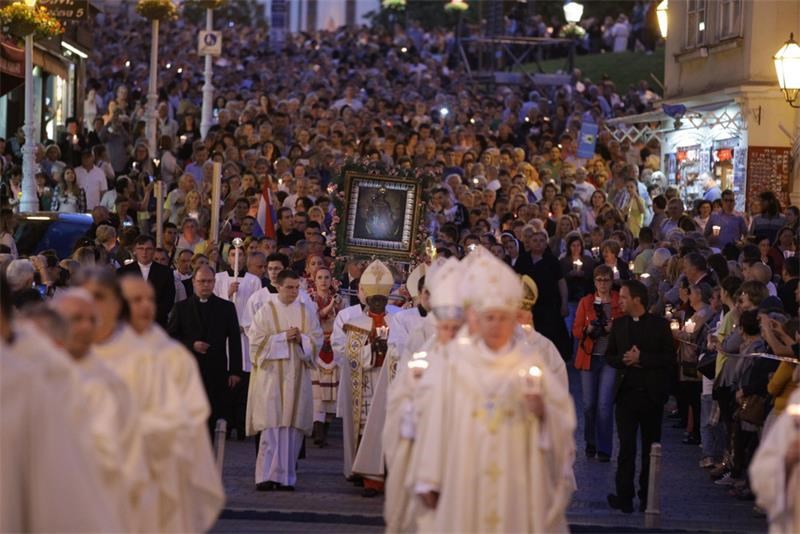 Kardinal Sarah: Bogorodica je Čuvarica naše svetosti