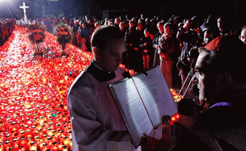Svetkovina Svih svetih na zagrebačkom Mirogoju