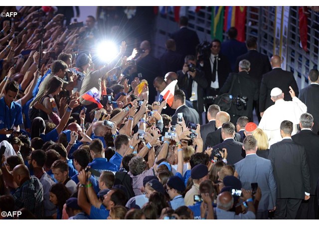 Papa mladima otkrio dva nužna uvjeta da bi bili svjetlo budućnosti